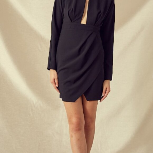 Cleavage Cutout Dress - Picture 5 of 7